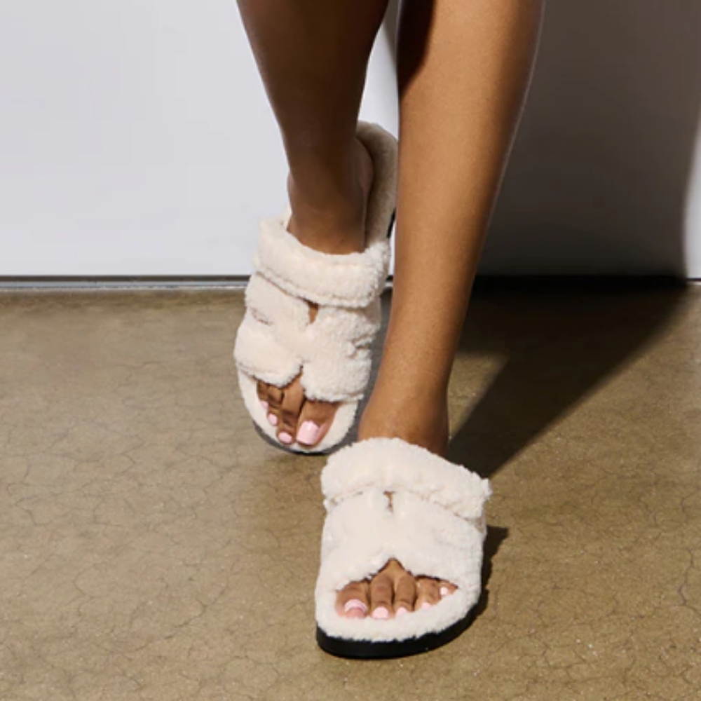 AZAELA WANG Off-White Slides - Picture 8 of 8